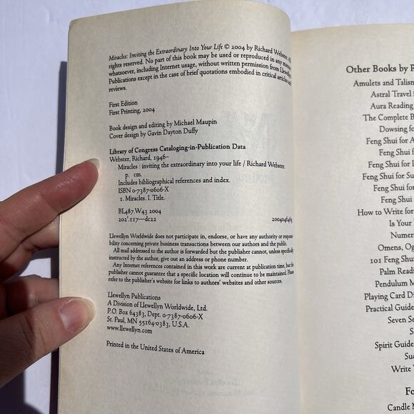 Miracles Inviting The Extraordinary Into Your Life By Richard Webster Paperback - Picture 3 of 5